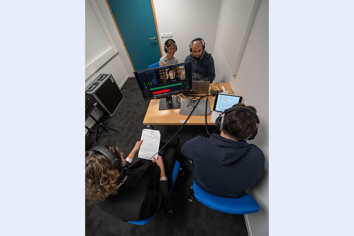 Photo d'étudiants dans le studio son